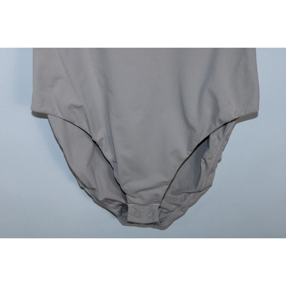 Skims Women's Large Light Gray Short Sleeve Stretchy Body Suit - Picture 3 of 11